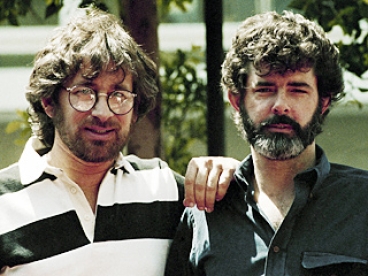 Steven Spielberg e George Lucas durante le riprese di Indiana Jones e il tempio maledetto