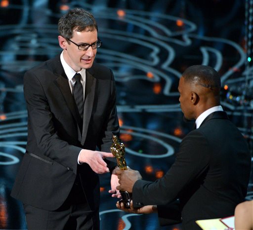 Steven Price ritira la statuetta per la colonna sonora di GRAVITY