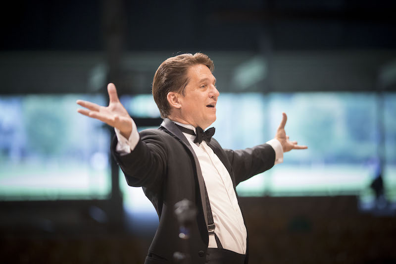 Keith Lockhart conducts the Boston Pops (Photo by Marco Borggreve)