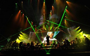 c3po_onscreen_with_light_and_laser_bassa.jpg