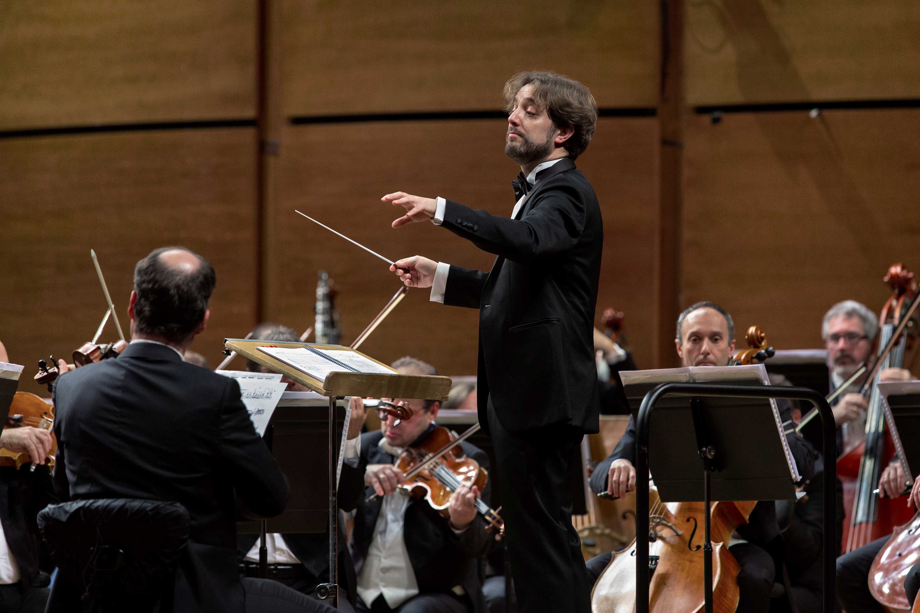 Jaume Santonja dirige l Orchestra Sinfonica di Milano foto Angelica Concari 28
