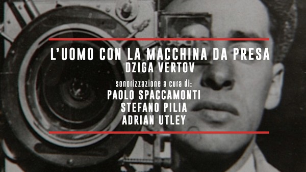 locandina luomo con la macchina da presa rimusicazione